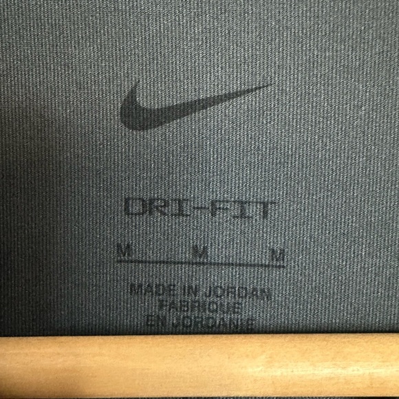 NEW Nike Dri-Fit Women's Size Medium Element Half-Zip Running Top Gray - Picture 2 of 7